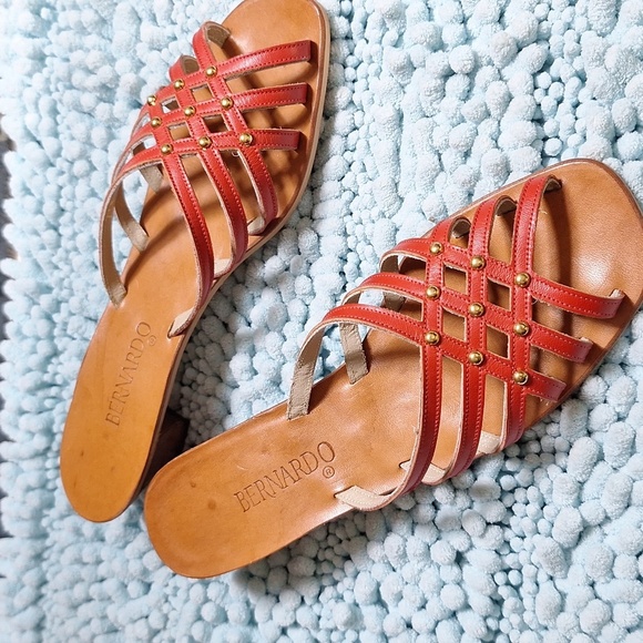 Bernardohigh quality red leather sandles 7 1/2